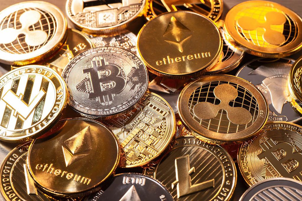 criptomonedas Many coins of various cryptocurrencies