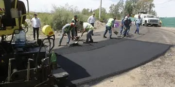 Obras de asfaltado en El Carrizal