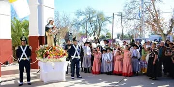 Santa Rosa: el festejo religioso y popular que se combina con la esperada tormenta