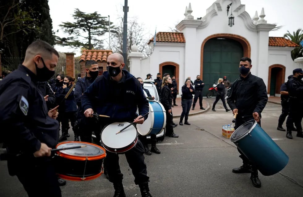 Protesta de la policia en Olivos