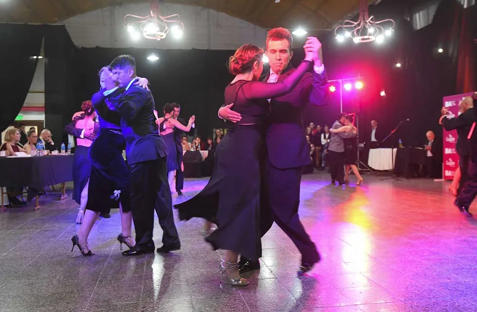 En Luján de Cuyo se realizó el preliminar mundial de tango 2023, donde las parejas ganadoras participarán en Buenos Aires para el Mundial de tango.
Foto: José Gutierrez / Los Andes