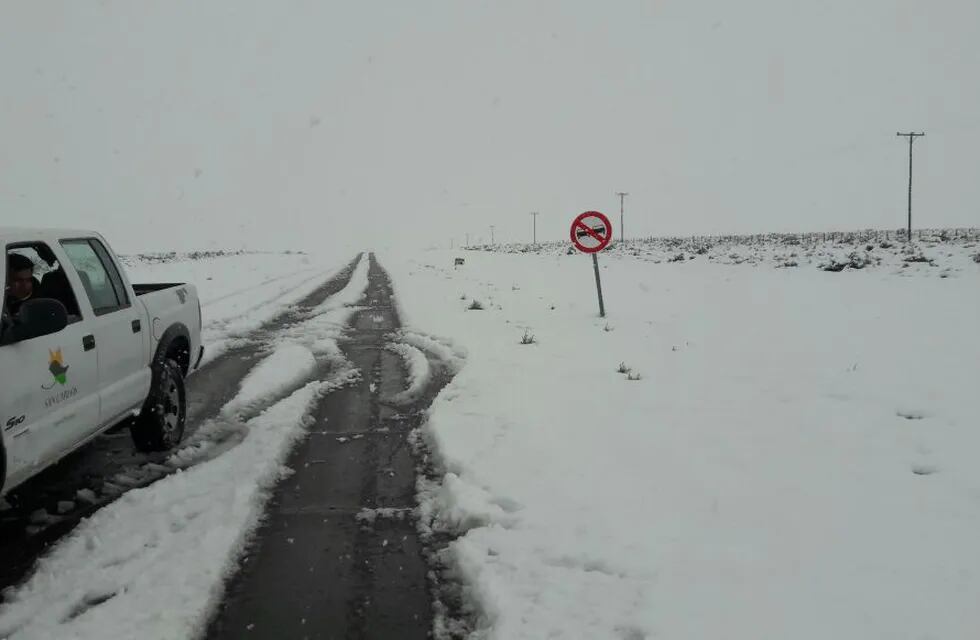 De a poco se restablece el tránsito en algunas rutas cortadas por nevadas en Mendoza