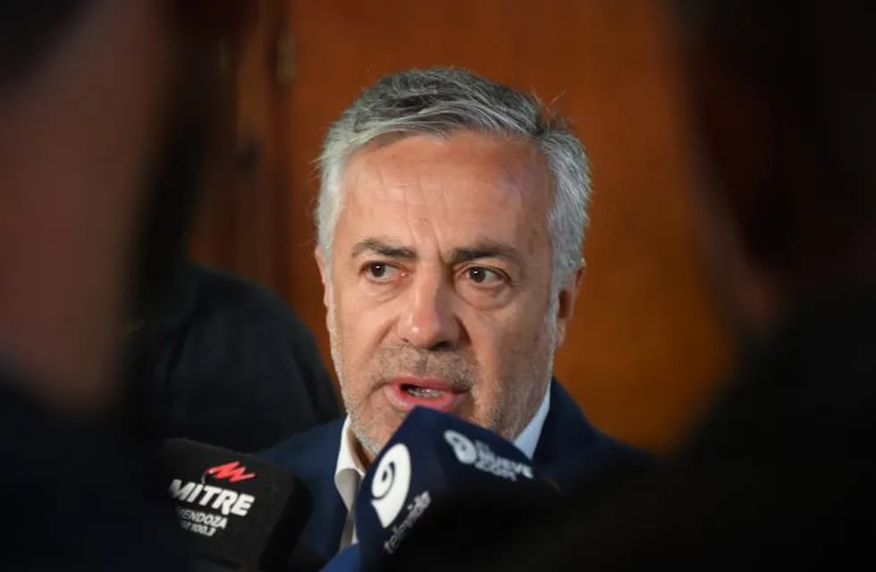 El gobernador Alfredo Cornejo decretó 24 horas de duelo en Mendoza. Foto: Prensa Mendoza