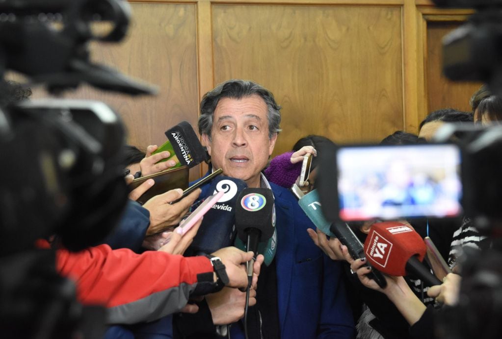 Víctor Ibáñez durante la conferencia de prensa. (Prensa Gobierno)