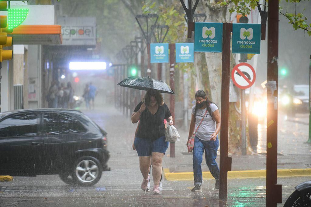 En noviembre y diciembre, las fuertes lluvias han sido habituales en Mendoza.