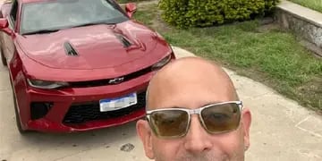 Edgar Adhemar Bacchiani y uno de sus costosos automóviles: un Chevrolet Camaro (Gentileza EL Ancasti).