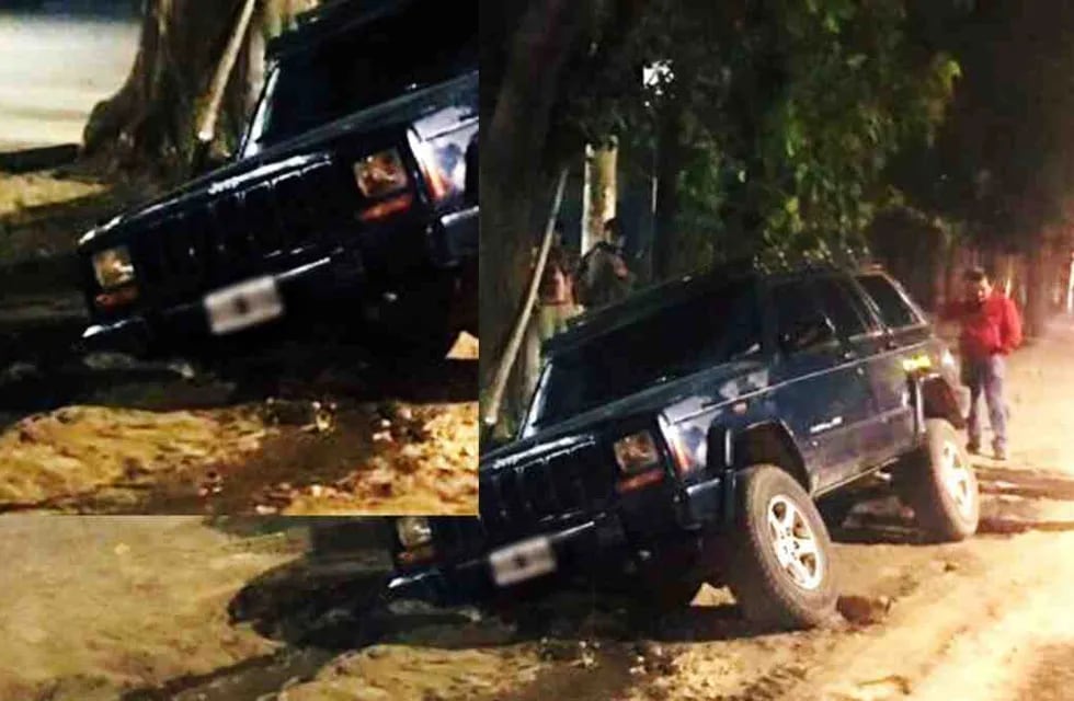 Una camioneta estaba estacionada en Tunuyán y comenzó a hundirse hasta quedarse sin capacidad de maniobrar.