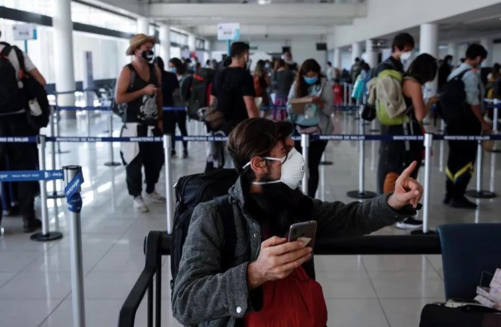 El aeropuerto Arturo Merino Benítez de Santiago de Chile, las terminales de salida a otros países para muchos mendocinos. Foto: Los Andes
