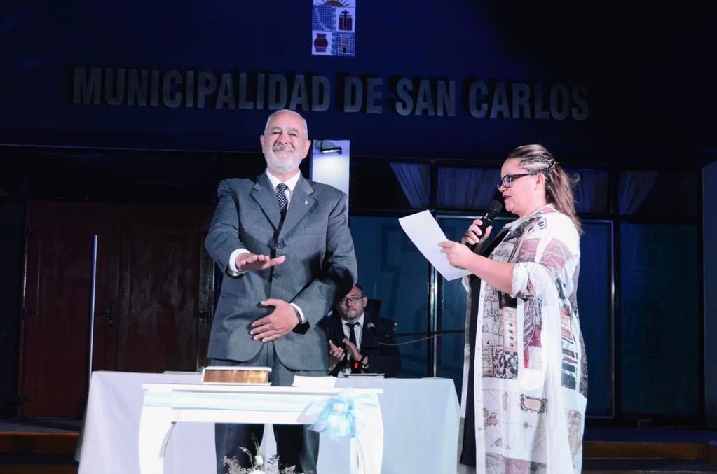 Alejandro Morillas juró como intendente de San Carlos
