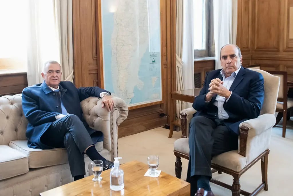 El ministro del Interior, Guillermo Francos, recibió al gobernador de Tucumán, Osvaldo Jaldo