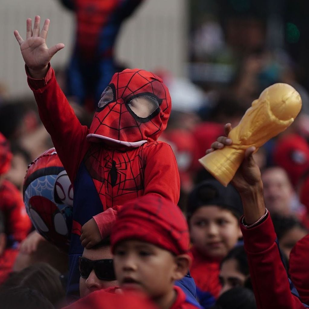 Argentina lo hizo: miles de Spider-Man marcaron un nuevo récord mundial Foto: X.