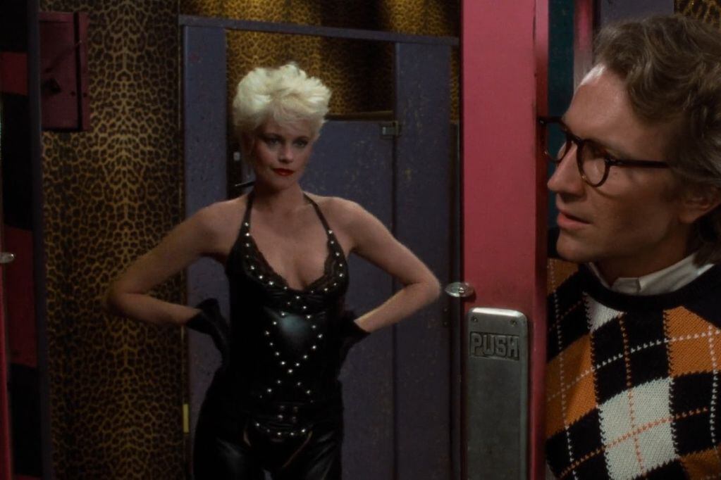 El juego de espejos en la secuencia de "Relax", uno de los puntos altos en "Body Double" (1984)