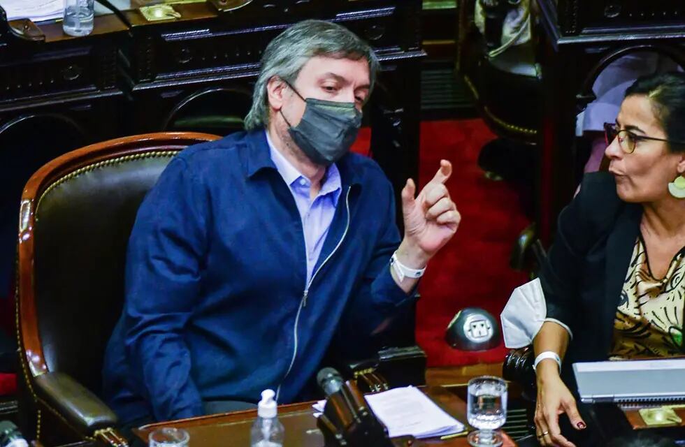 ID:4960147 Maximo Kirchner y Cecilia Moreau  durante la sesión por la ley de diputados . Foto Federico Lopez Claro