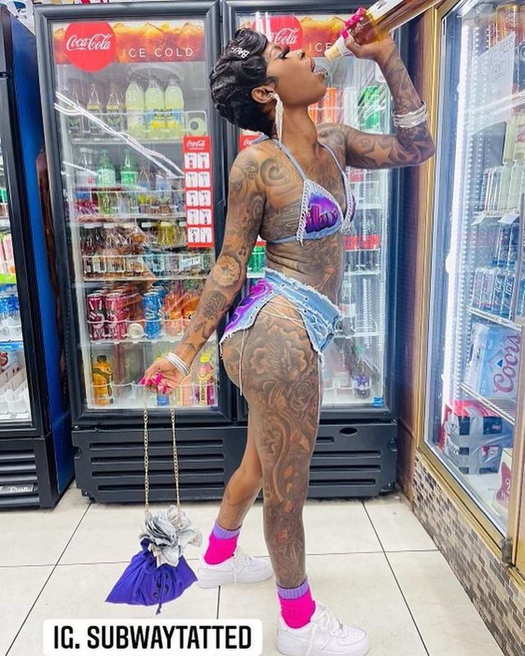 Shameka Morris muestra con orgullo su cuerpo tatuado en las redes sociales. Foto: Instagram