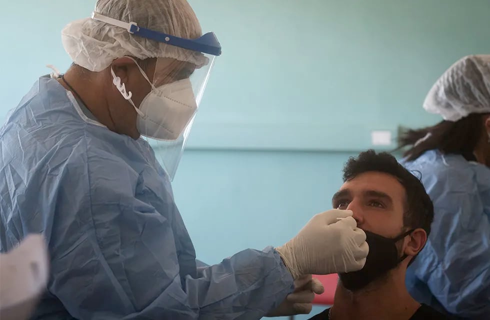Pacientes reconocen haber estado enfermos y que se los diagnosticó como una “gripe común” sin haber sido hisopados. Foto: Ignacio Blanco / Los Andes