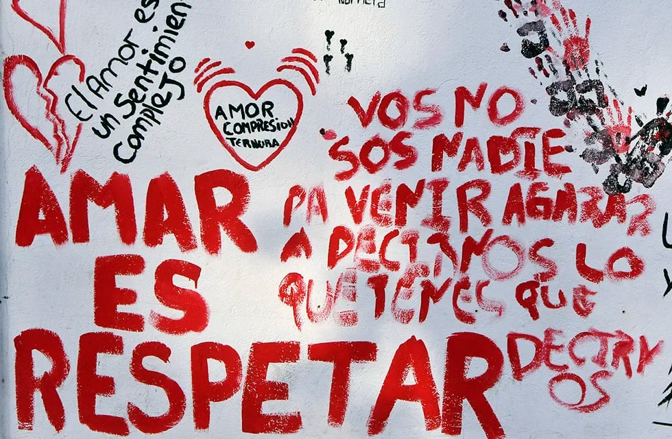 Los muros que hablan. Grafitis y escritos en las paredes de Sarmiento y Chile
Foto:  Orlando Pelichotti