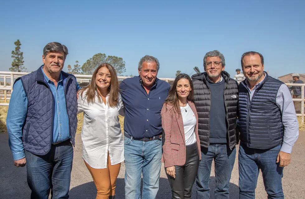 Mario Abed, Gabriela Lizana, Freddy Vila, Carla Pitiot, Sergio Moralejo y Jorge Solmi, secretario de Agricultura y Ganadería de la Nación.