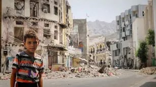 "Todo se ha ido. Solo quedan los recuerdos. Por favor, acaben con la guerra en todas las partes de Yemen", pide Ommar, de 13 años.