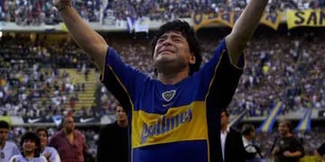 Después de varias semanas de acusaciones cruzadas, los directivos de Boca organizaron el homenaje a Maradona. Invitados de lujo. 