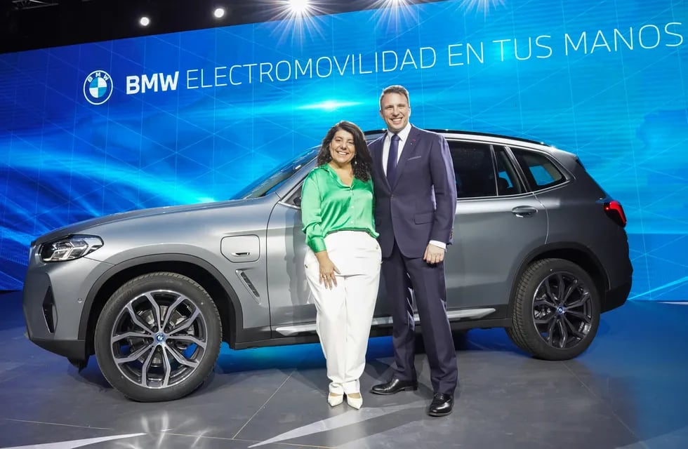 Reiner Braun, Presidente y CEO de BMW Group Latinoamérica junto a Ivana Dip, CEO de BMW Group Argentina.