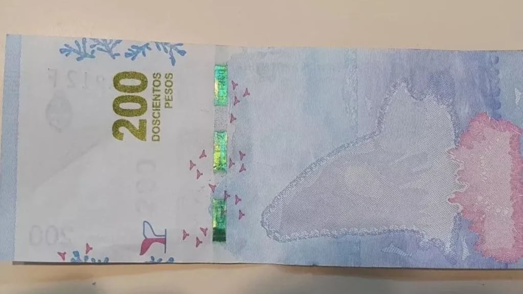 El billete tasado en $150.000 no presenta el dibujo de la ballena franca austral. Foto: Captura Mercado Libre.