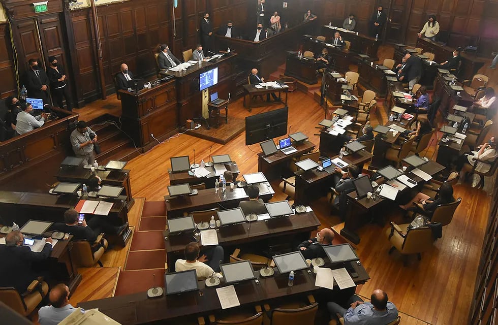 De los 43 legisladores provinciales que concluyen su mandato, 24 serán precandidatos a distintos cargos en las elecciones de este domingo. Foto: Orlando Pelichotti