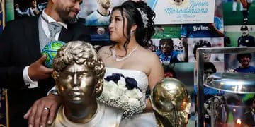 Iglesia de Maradona realiza primera boda en el centro de México