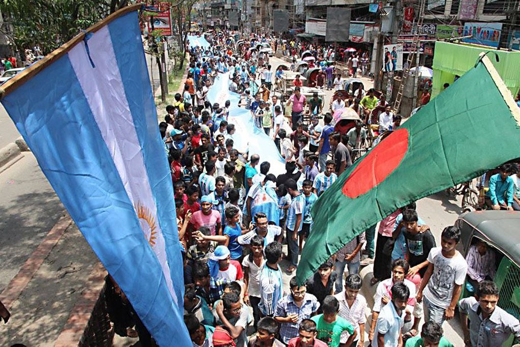 Un bangladesí explica la pasión de Bangladesh por Argentina: “No tienen una idea de cuánto los amamos”. Foto: Robiul Hossain