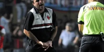 El ex director técnico de Colón fue confirmado hoy por los dirigentes del "aurinegro" en reemplazo de Walter Perazzo.
