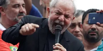  Lula habló ante una multitud en la sede del gremio metalúrgico, en San Pablo. AP