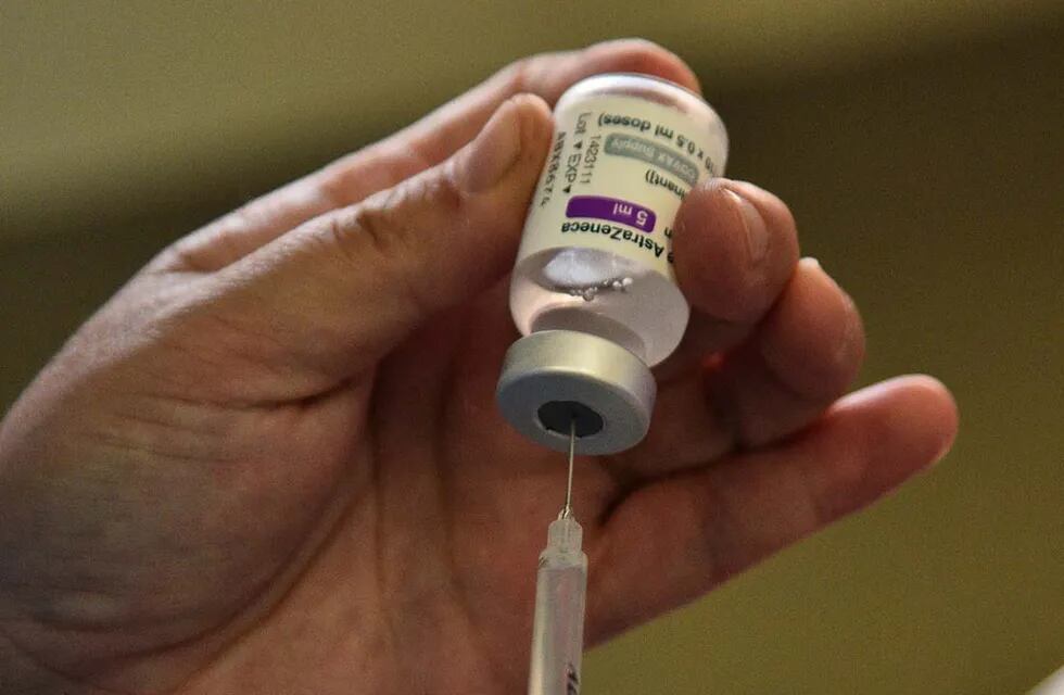 Se investiga si el médico que tenía un vacunatorio clandestino en San Rafael cobraba por las inoculaciones.