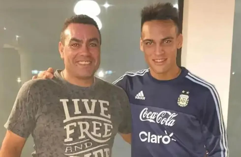 Lautaro Martínez junto a su papá, Mario. / gentileza