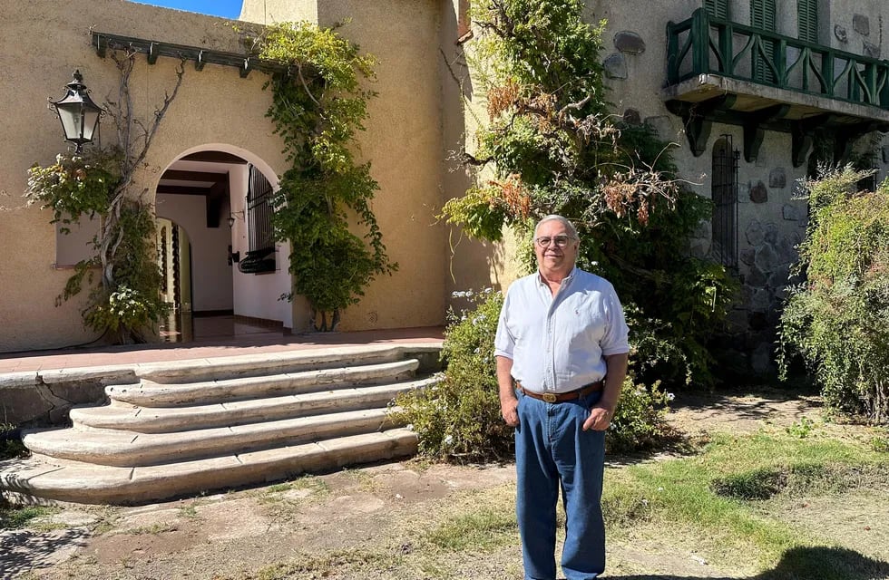 Luis Segundo Correas, en Casa San Luis, el paraje diseñado por Carlos Thays.