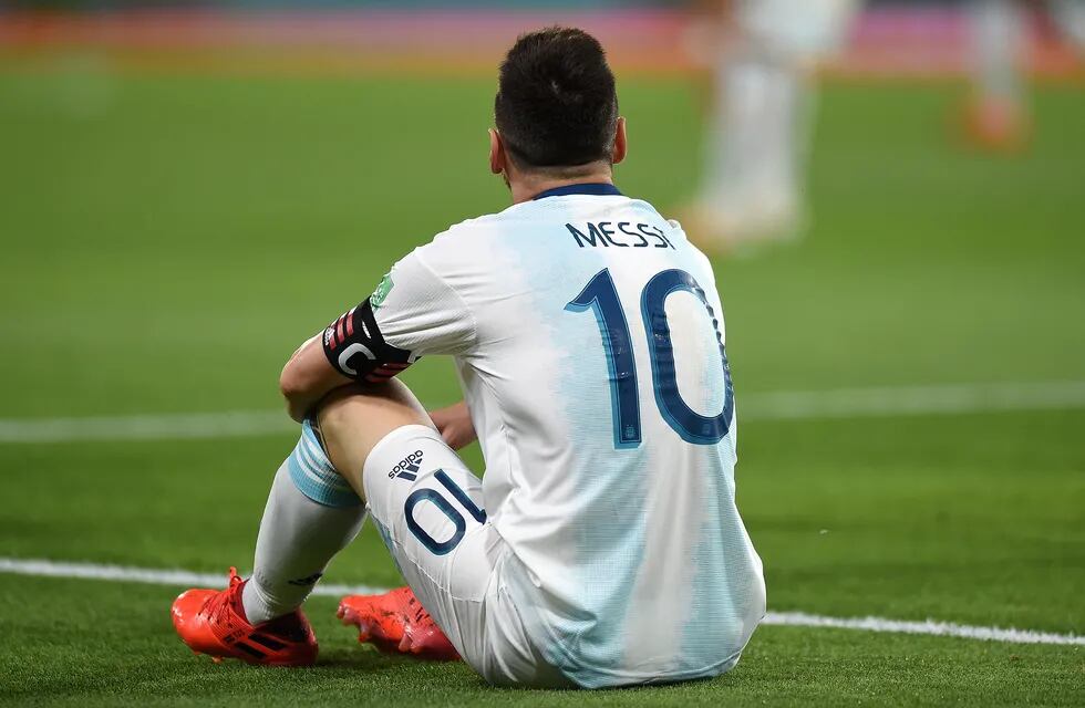 La decepción de Messi tras la anulación del segundo gol argentino. / Gentileza.