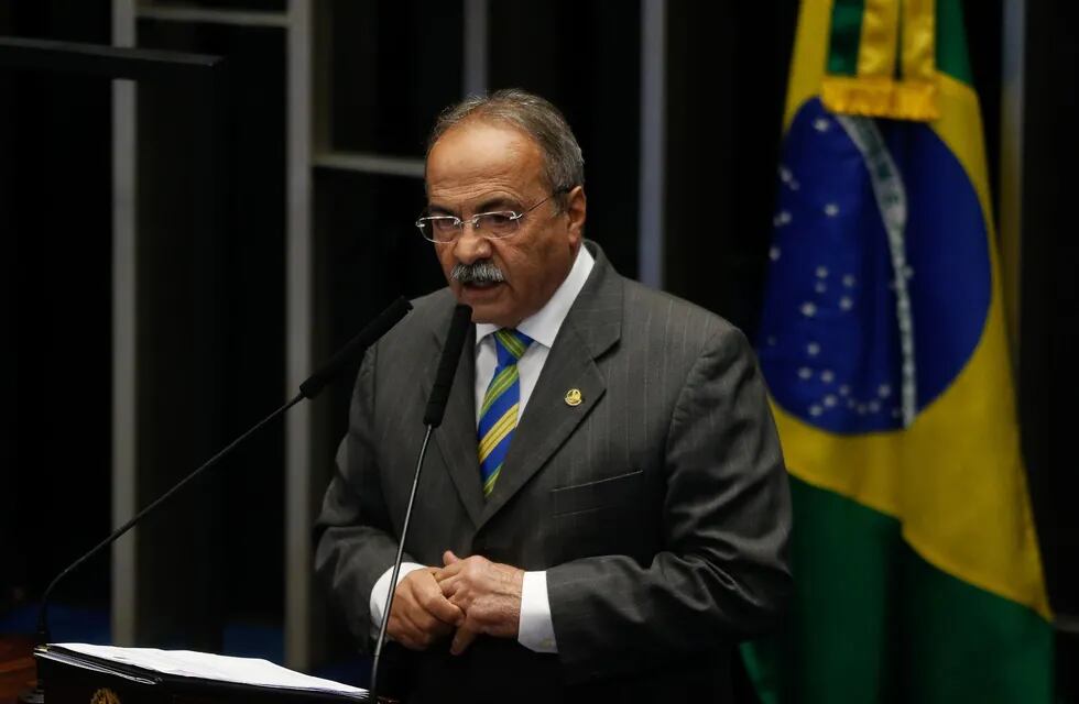 El Gobierno de Brasil explicó que el propio senador Rodrigues quiso renunciar a representar al oficialismo en el Senado.