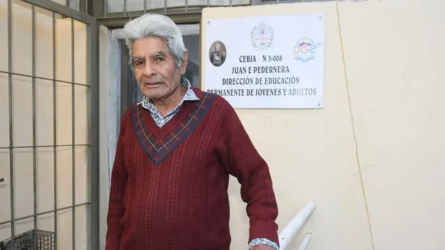 Ignacio Lucero estudiante de 68 años