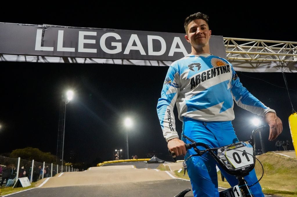 La aerolínea perdió sus bicicletas, pero salió subcampeón mundial en BMX con equipo “prestado”. Foto: Nicolás Paz.