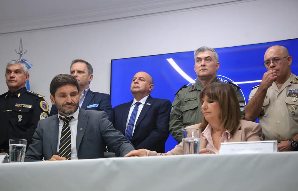 El gobernador de Santa Fe y la Ministra de Seguridad se reunieron en el marco del Comité de Crisis por Rosario. Foto NA
