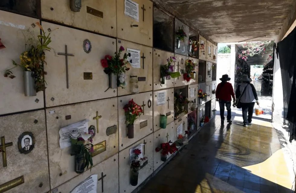 Día de los Muertos: visitas récord en cementerios, fotos post mortem y una tradición que sobrevive. Foto: Archivo Los Andes.
