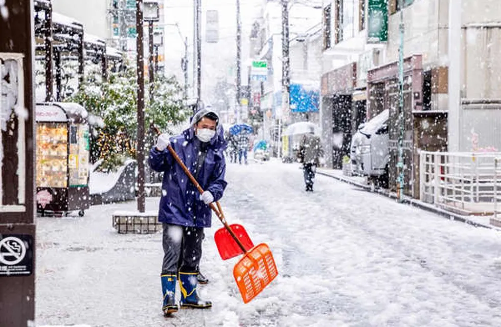 Una postal de las fuertes nevadas en Japón.