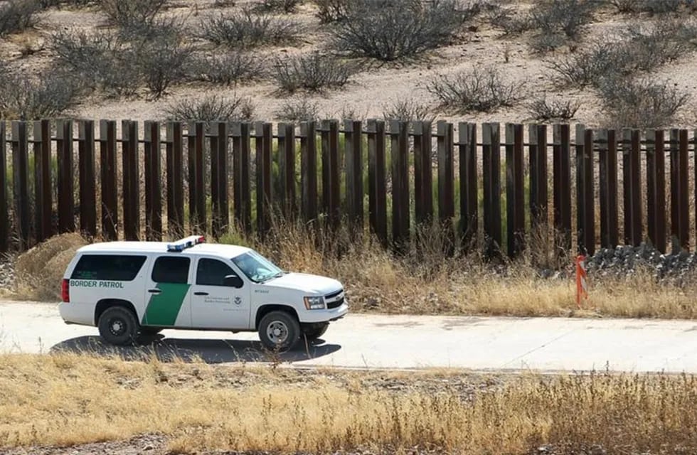 La Patrulla Fronteriza del desierto de Arizona rescató a dos bebés de 18 y 4 meses. (Imagen ilustrativa).