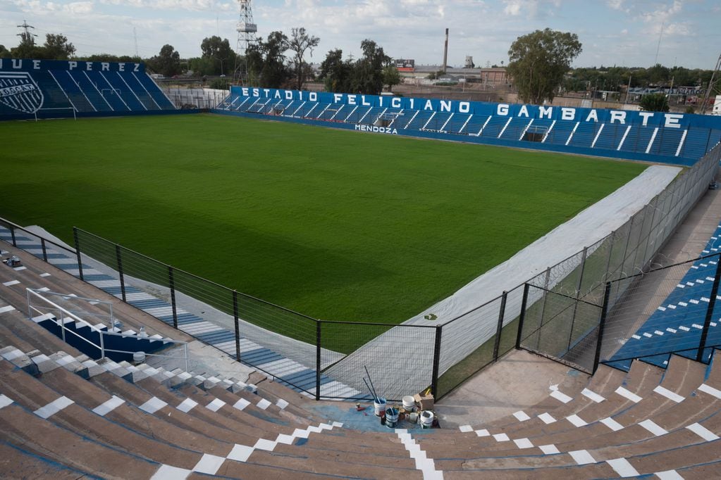Mendoza 3 de abril  2021 Sociedad

Obras en el Estadio Feliciano Gambarte

Foto: Ignacio Blanco / Los Andes
