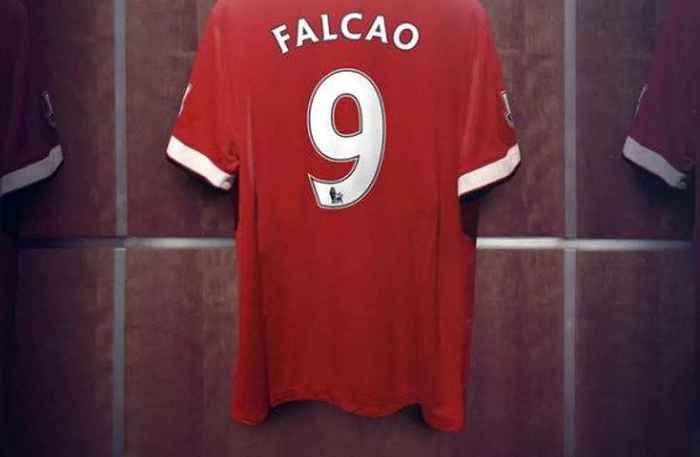 Falcao dijo cumplir "su sueño" por jugar en Manchester United