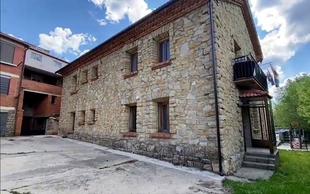 Edificio histórico del pueblo Ayuntamiento de Griegos. 
