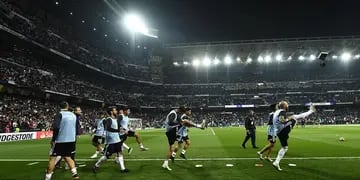 El Xeneize y el Millonario se enfrentan a partir de las 16.30 por la Copa Libertadores en el estadio Santiago Bernabéu.