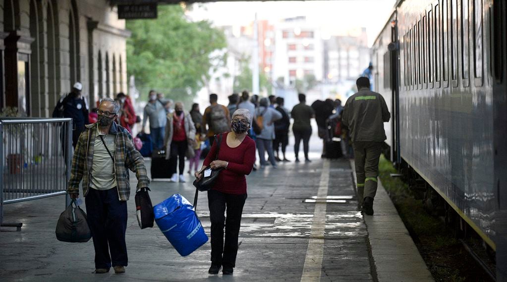 Más de 31 mil argentinos y argentinas utilizarán el tren para visitar las ciudades turísticas de las provincias de Buenos Aires, Santa Fe, Córdoba, Santiago del Estero y Tucumán.
