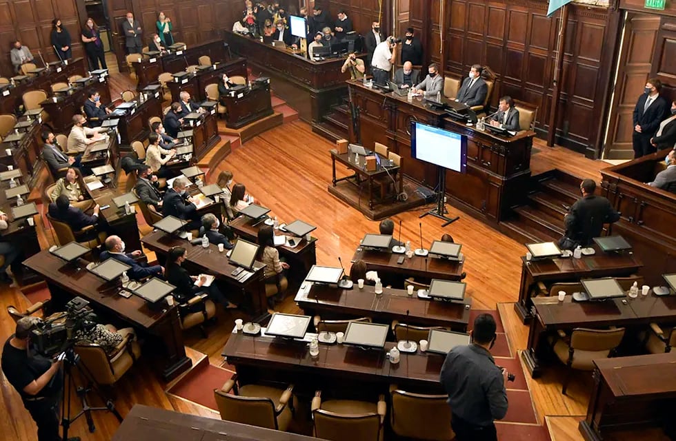 El 1 de mayo se renovarán la mitad de las bancas de las dos cámaras legislativas de Mendoza y también las autoridades de ambas cámaras. Foto: Orlando Pelichotti /Los Andes