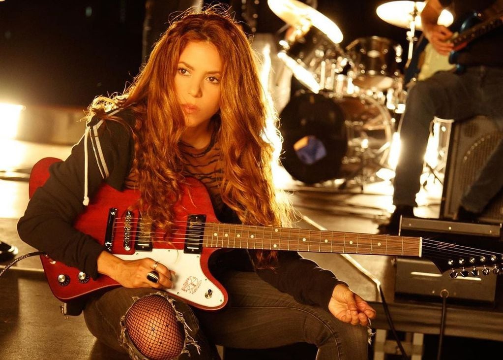 Shakira escribió una canción a su hermano fallecido a los 9 años. 