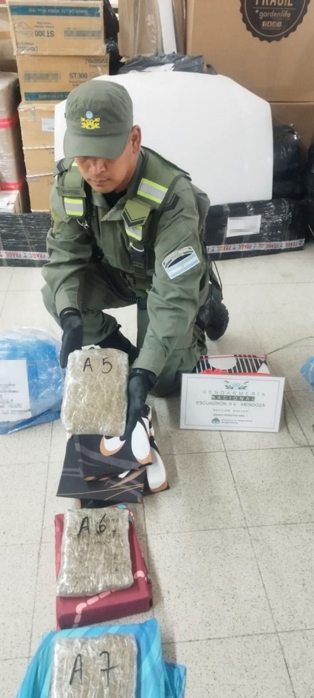 La marihuana fue detectada por los gendarmes durante un control en una empresa de trasporte. | Foto: Prensa Gendarmería Nacional