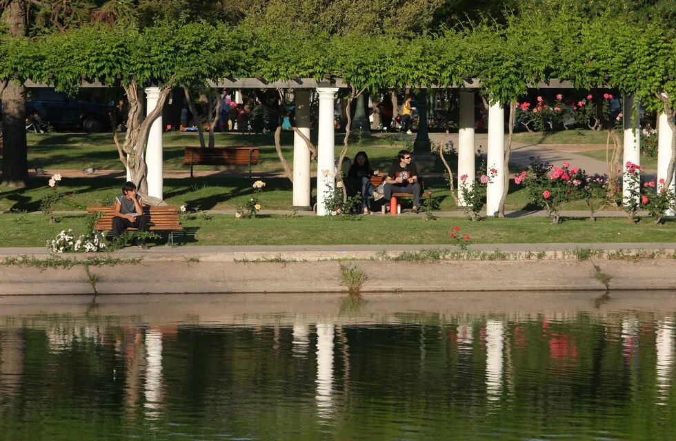 InfoDatos: los espacios verdes por habitante en el Gran Mendoza, por debajo del promedio